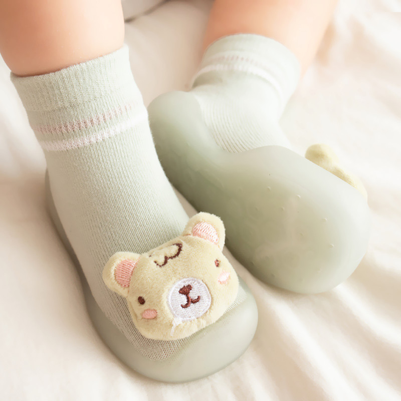 冬季婴儿鞋1到2岁秋冬款宝宝护脚学步鞋软底防滑婴幼儿袜子鞋春秋