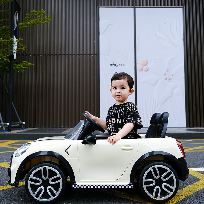 婴儿童电动车四轮1-3岁4-6摇摆童车宝宝遥控汽车小孩玩具车可坐人