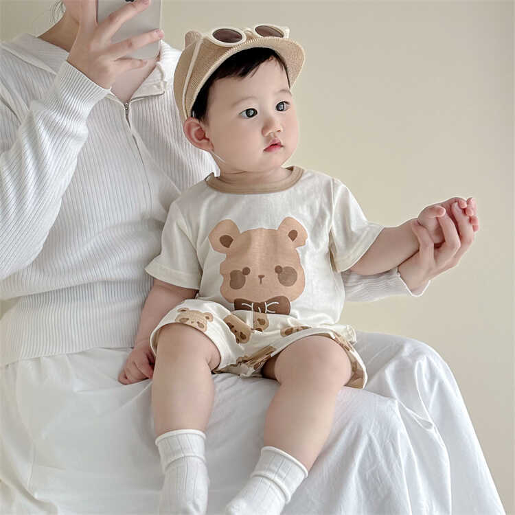 儿童婴儿外出小熊套装夏季卡通舒适休闲男童短袖T恤女童短裤两件