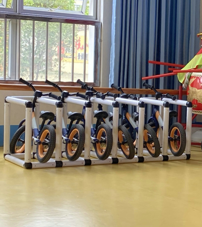 幼儿园滑板车收纳架平衡车高跷架面条棍玩具架羊角球体操垫收纳架
