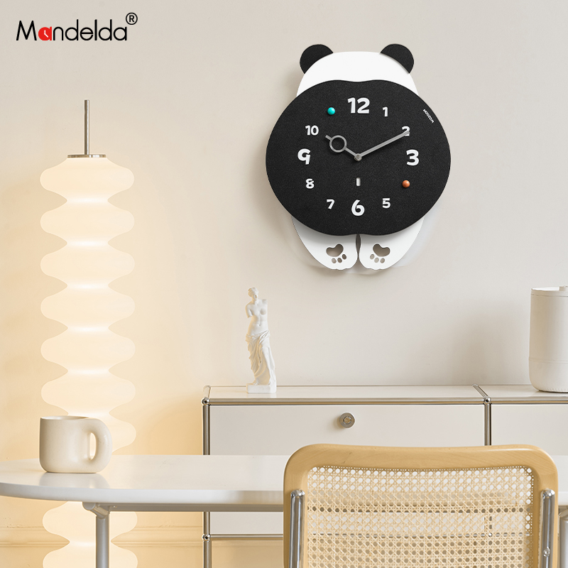 Mandelda免打孔熊猫挂钟客厅现代简约大气2024新款家用时钟表挂墙