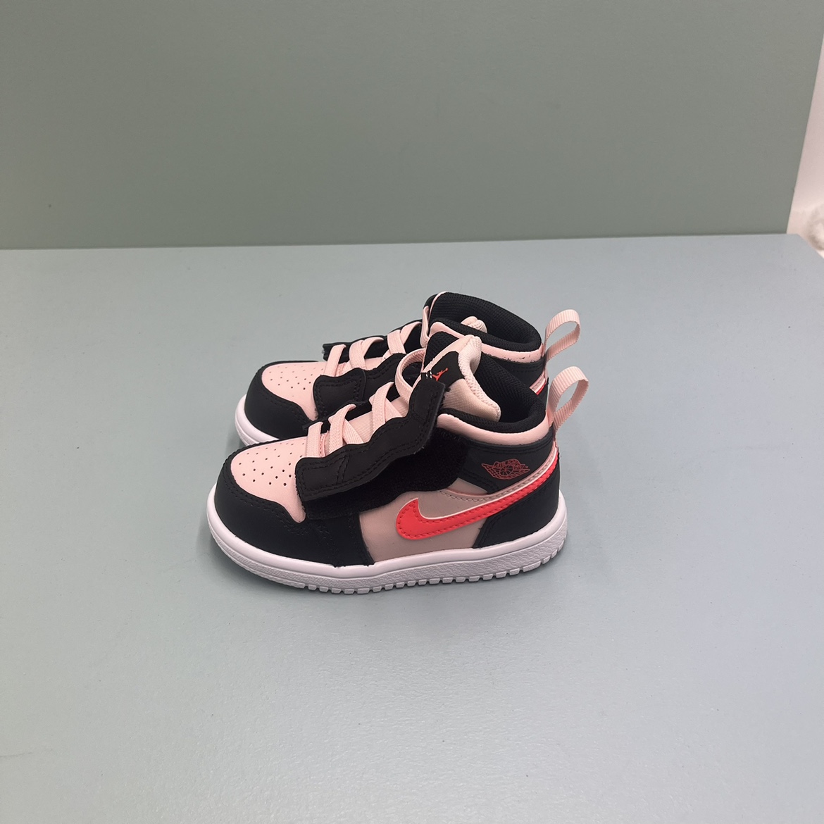 Nike/耐克Air Jordan 1 婴童粉色时尚轻便舒适运动鞋 AR6352-604
