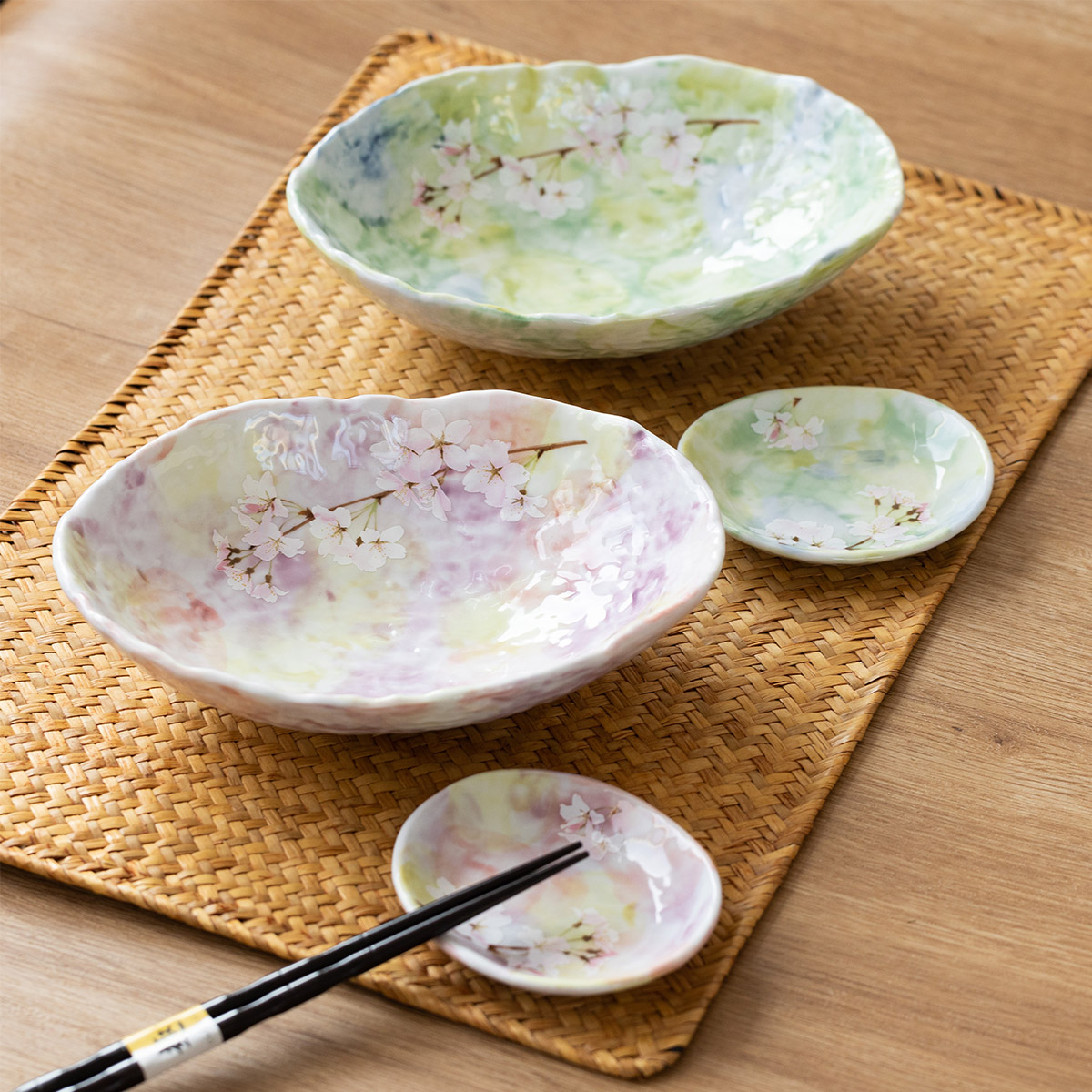 日本进口濑户烧手绘少女粉樱花陶瓷椭圆深盘日式水果沙拉碗甜品碟
