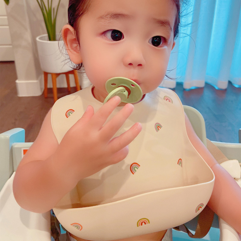 日本进口婴幼儿硅胶围嘴高颜值北欧丹麦硅胶宝宝饭兜辅食围兜