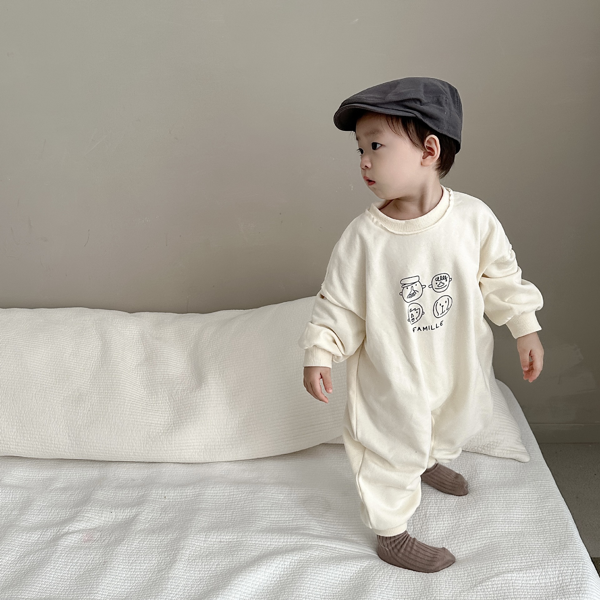 韩版春装婴儿FAMILLE字母洋气连体衣爬服春季外出棉百日男女哈衣