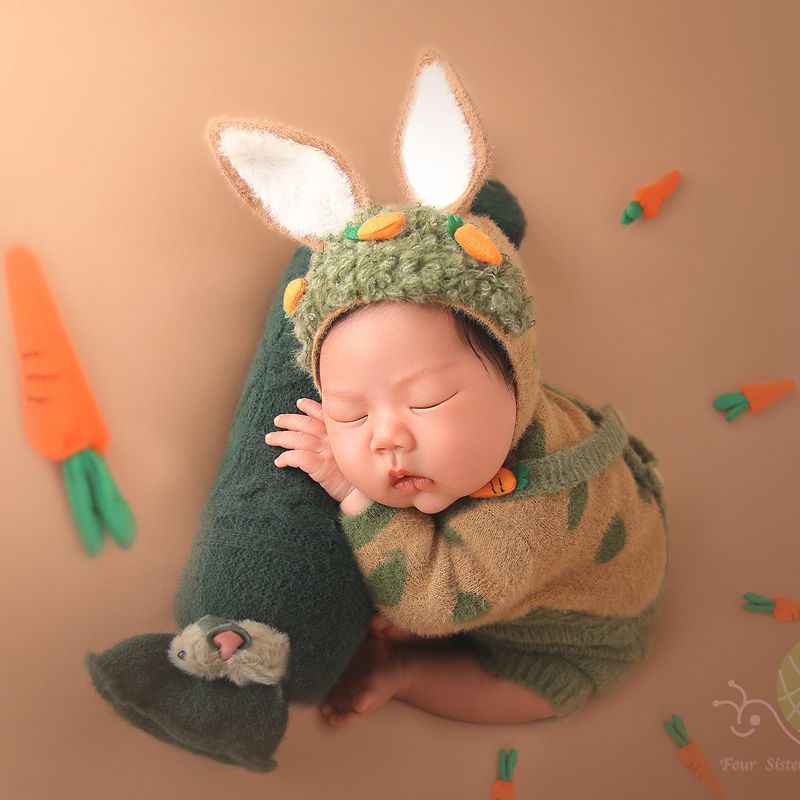 新生儿摄影道具满月兔子宝宝2023年影楼拍照主题衣服大耳朵兔衣服
