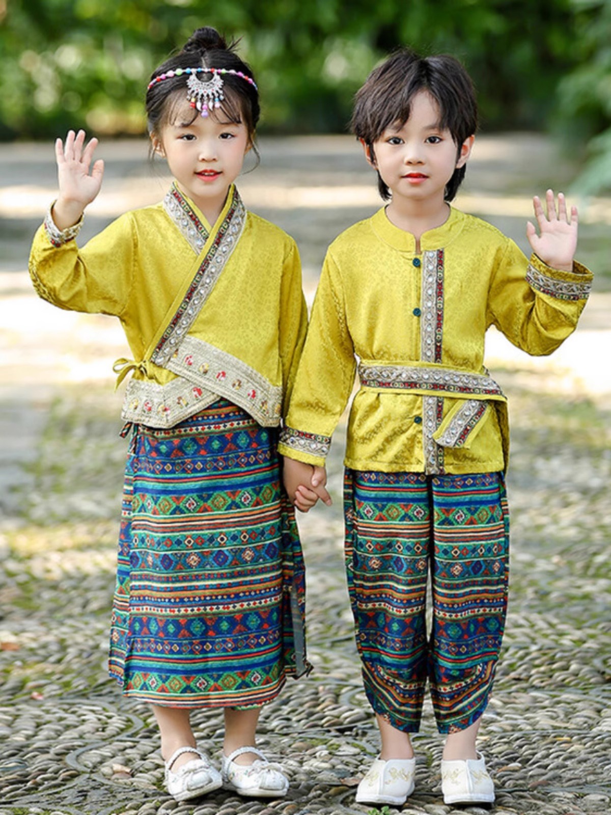 儿童三月三少数民族风服装春款男女童表演服傣族舞西域风汉服唐装