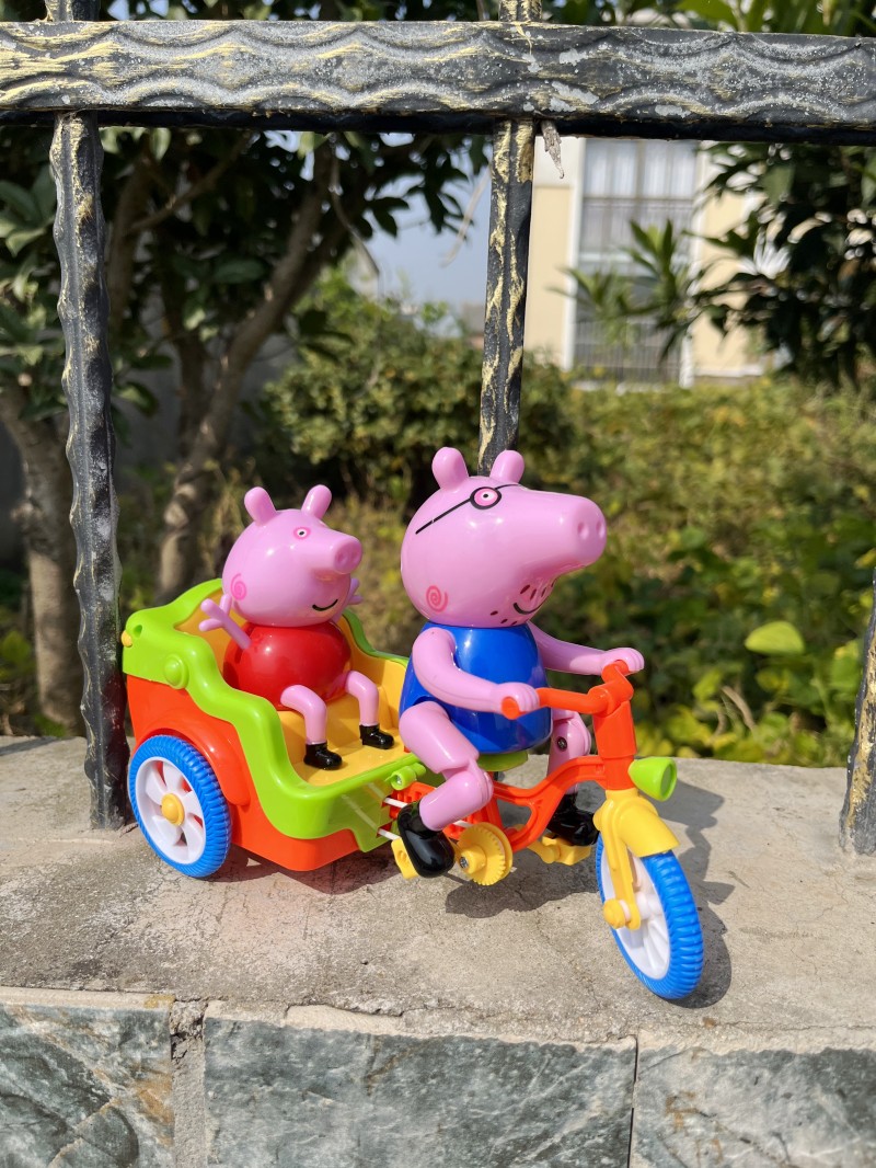 儿童益智电动小猪佩琪蹬三轮车佩奇爸爸骑三轮玩具车男女1岁-7岁3