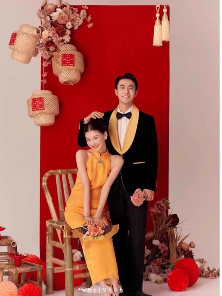 新中式婚纱摄影喜嫁风拍摄道具藤编镂空灯笼红背景装饰花蜂窝灯笼