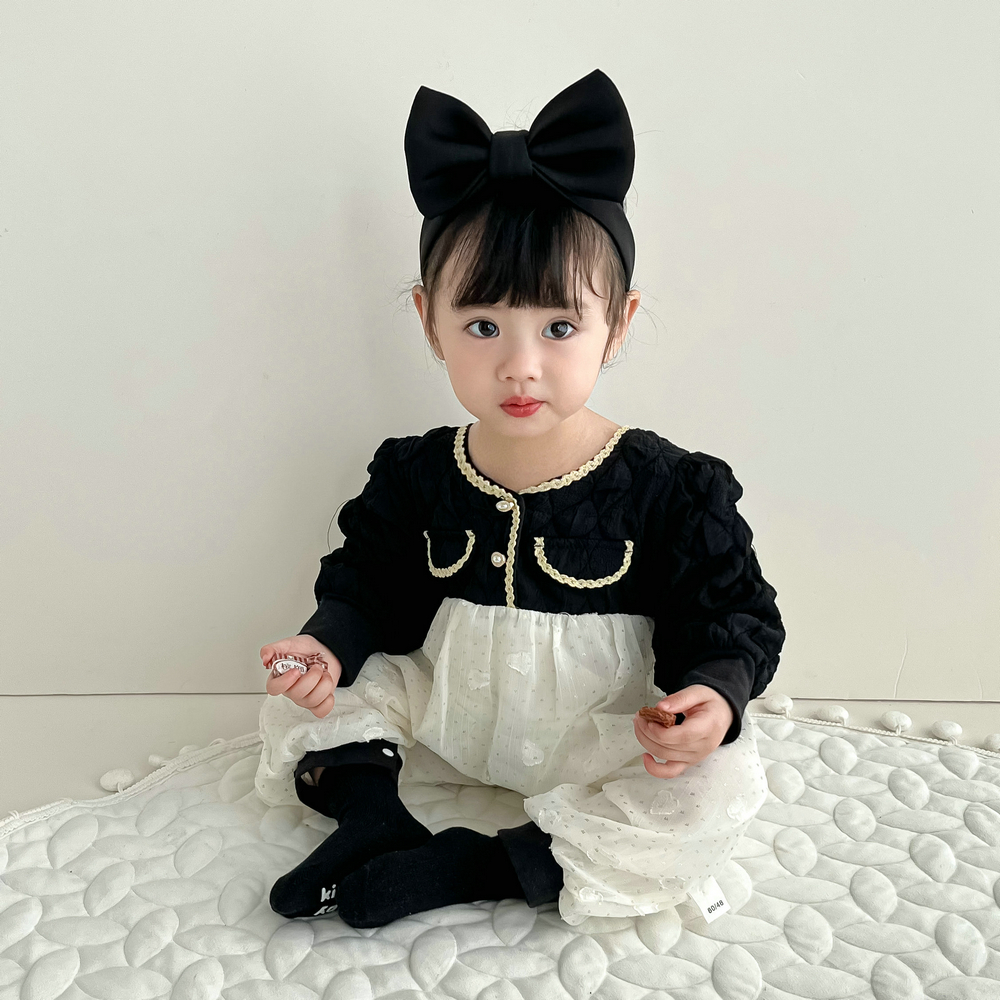 春季新款婴儿哈衣套装黑白连体衣两件套公主小香风洋气女宝宝衣服