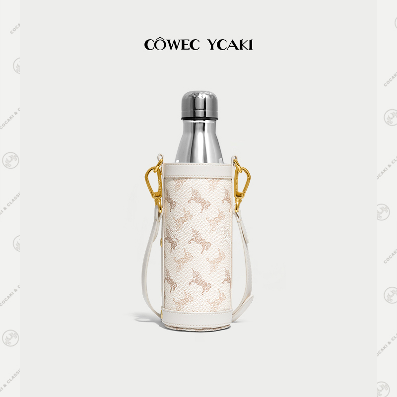 香港Cowec Ycaki可乐瓶保温杯女士大容量不锈钢便携水壶斜挎水杯