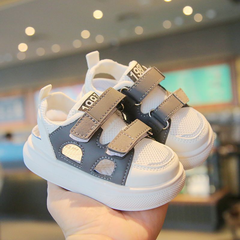 巴拉巴柆夏季新款儿童凉鞋超轻包头小童鞋男童软底防滑宝宝鞋子女