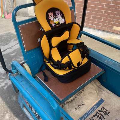 电动汽车三轮车汽车儿童安全坐垫简易便捷式座椅车载宝宝通用绑带