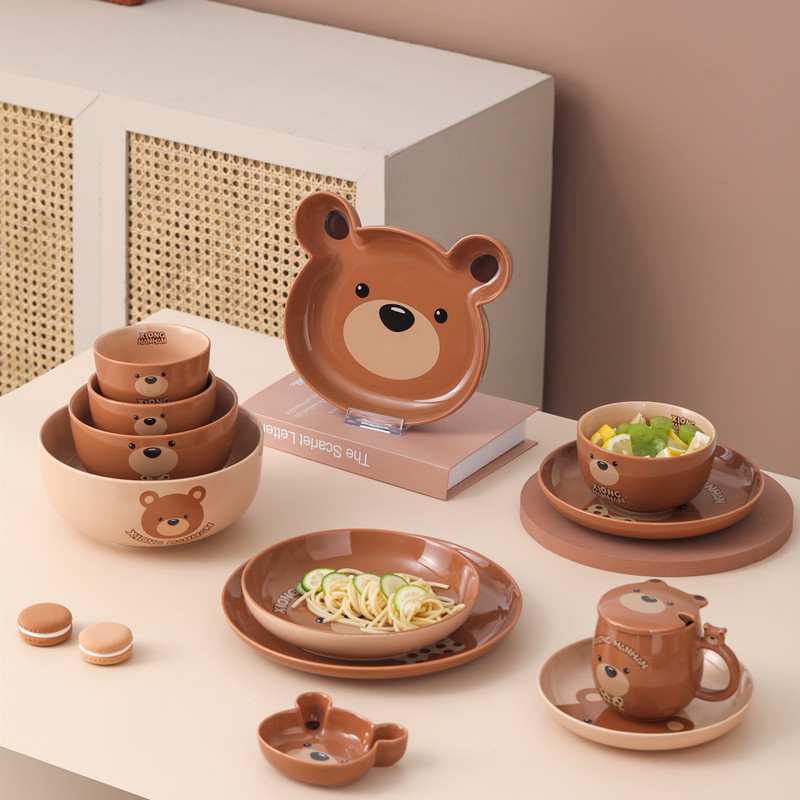卡通陶瓷餐具碗碟套装家用学生儿童可爱小熊米饭面碗餐盘子可微波