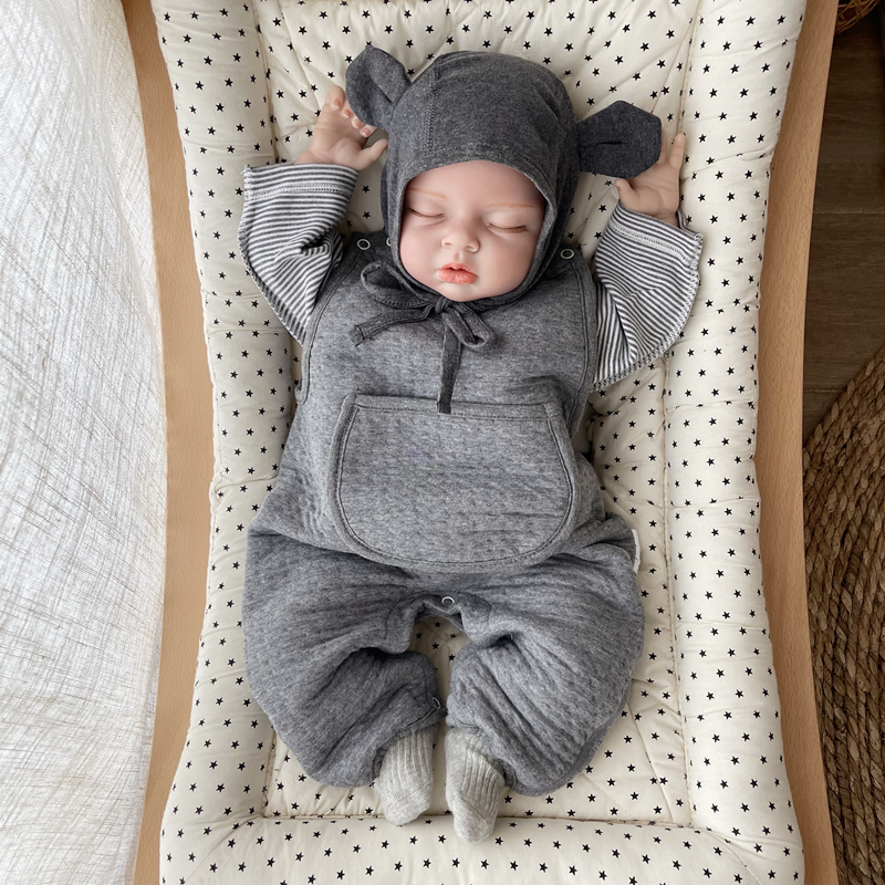 初生婴儿上衣背带裤帽子经典条纹灰色斜襟系带和尚服套装组合待产
