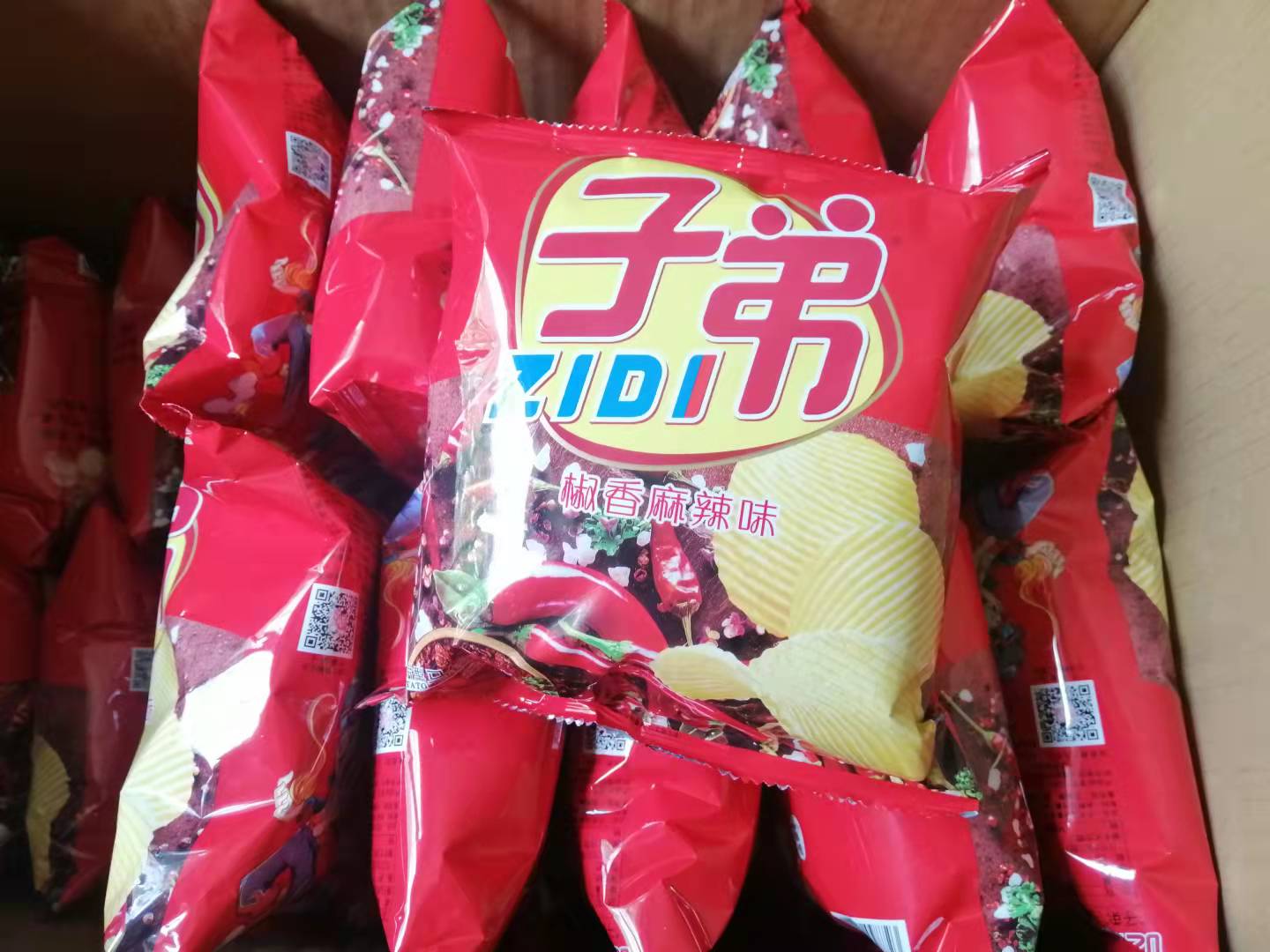 子弟薯片土豆片整箱云南特产零食小吃海苔玉米食品35克10袋包邮