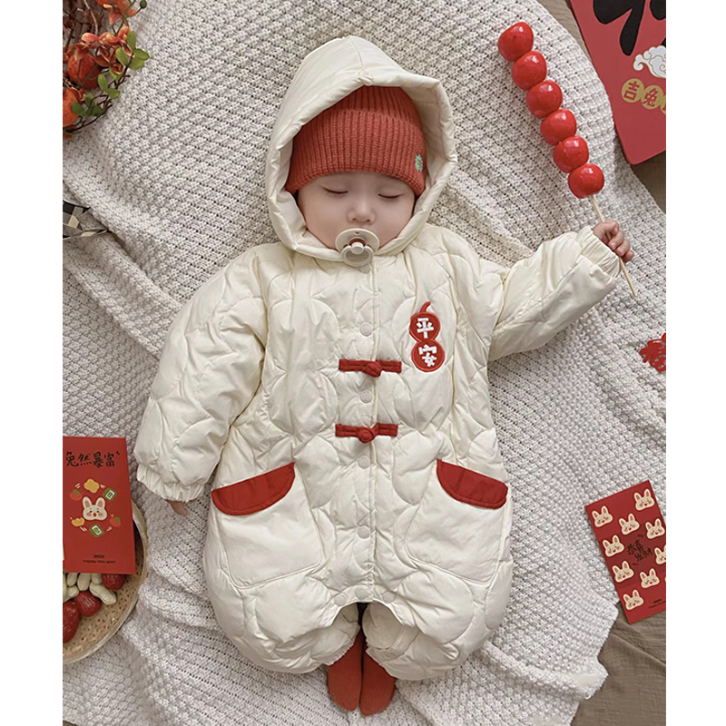 满月婴儿棉衣冬季羽绒棉服百天周岁礼服新生宝宝冬装连身外出抱衣