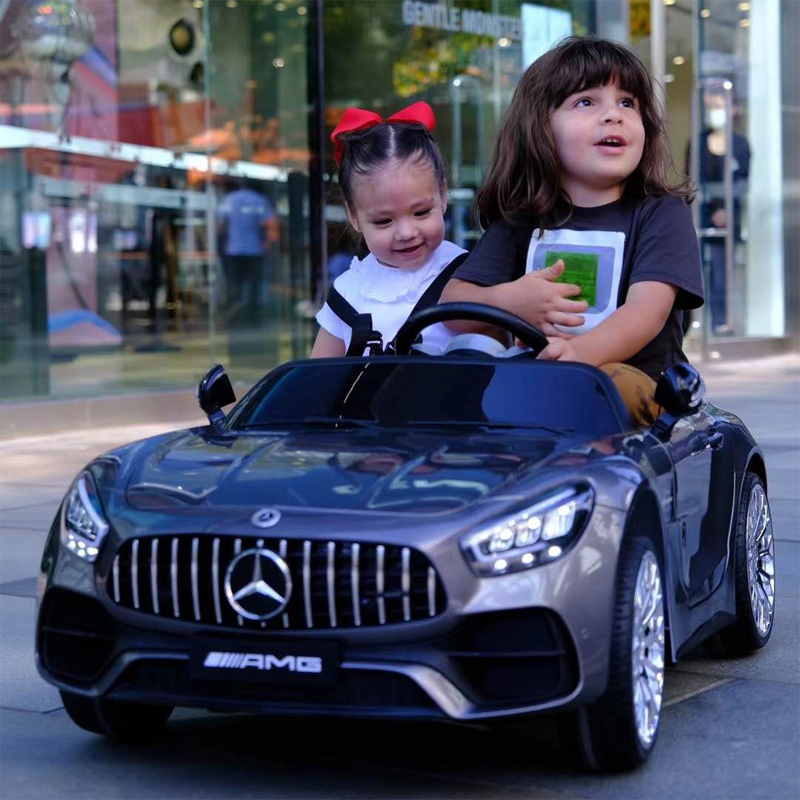 新品儿童电动汽车四轮驱带遥控摇摆男女宝宝小孩玩具车可坐双人座
