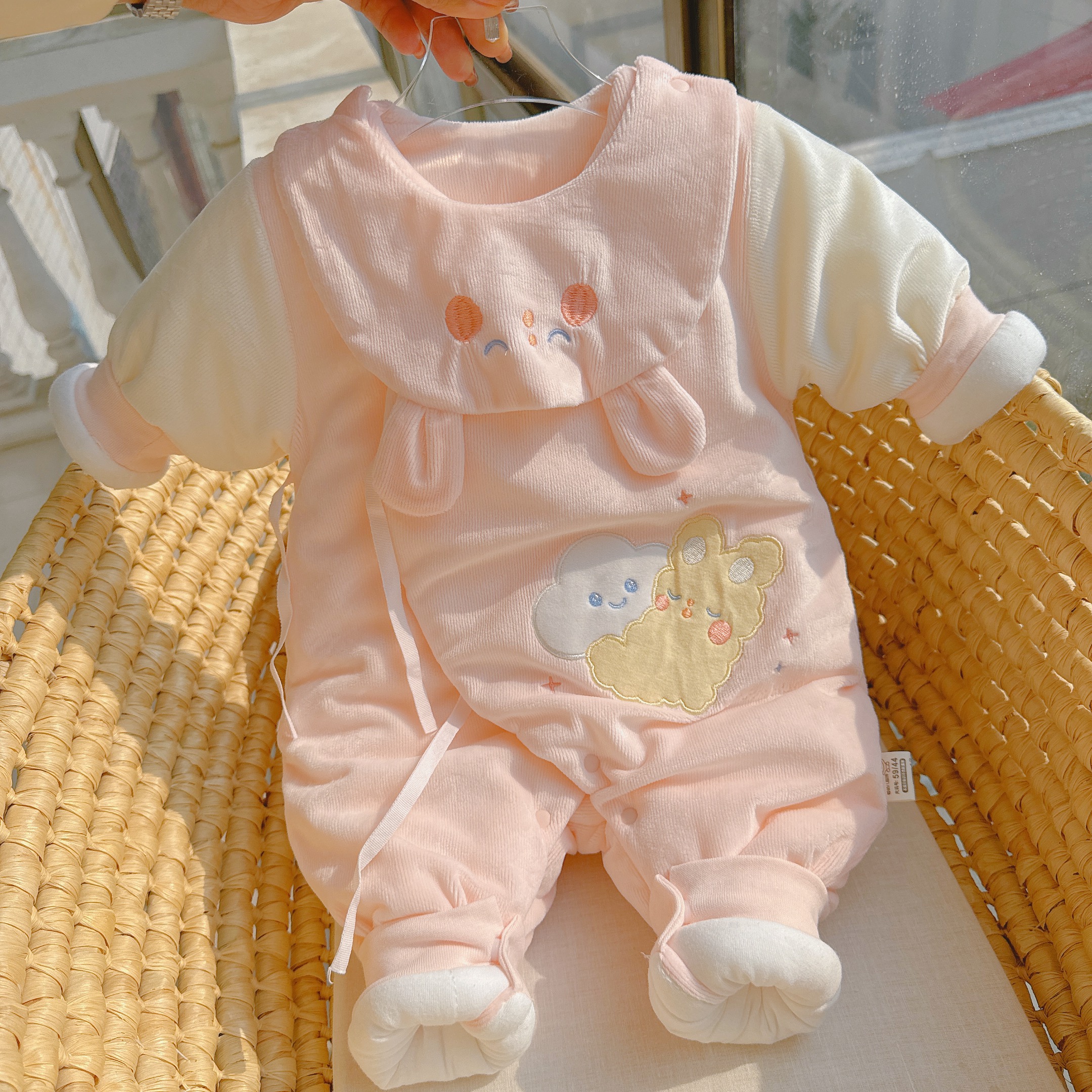 新生婴儿儿衣服冬装棉衣初生宝宝连体衣外穿棉服夹棉加厚系带哈衣