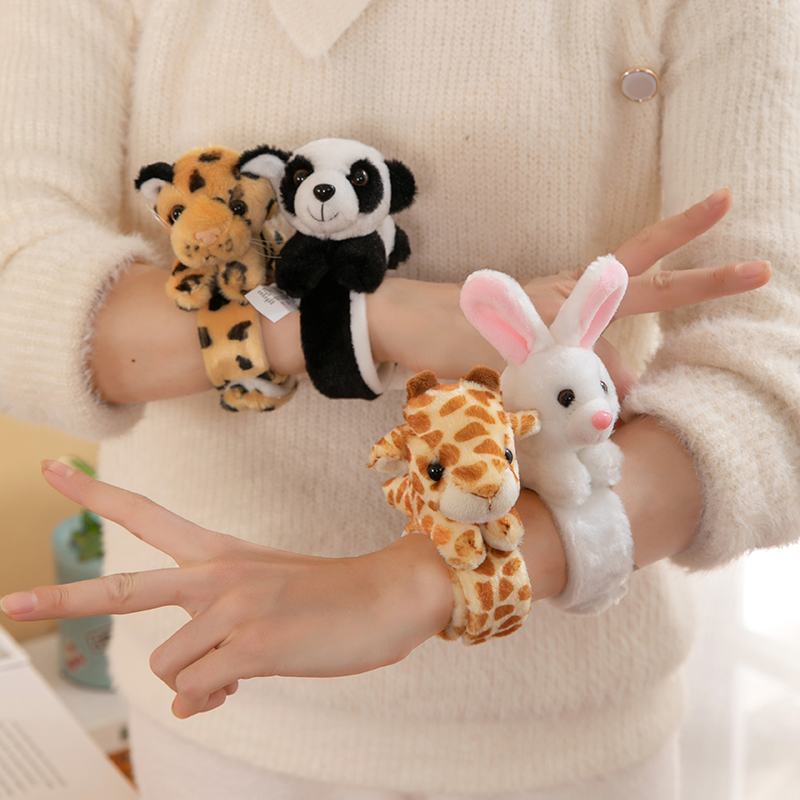 动物手环啪啪圈兔子小熊猫玩偶手环公仔毛绒玩具女孩娃娃儿童手腕