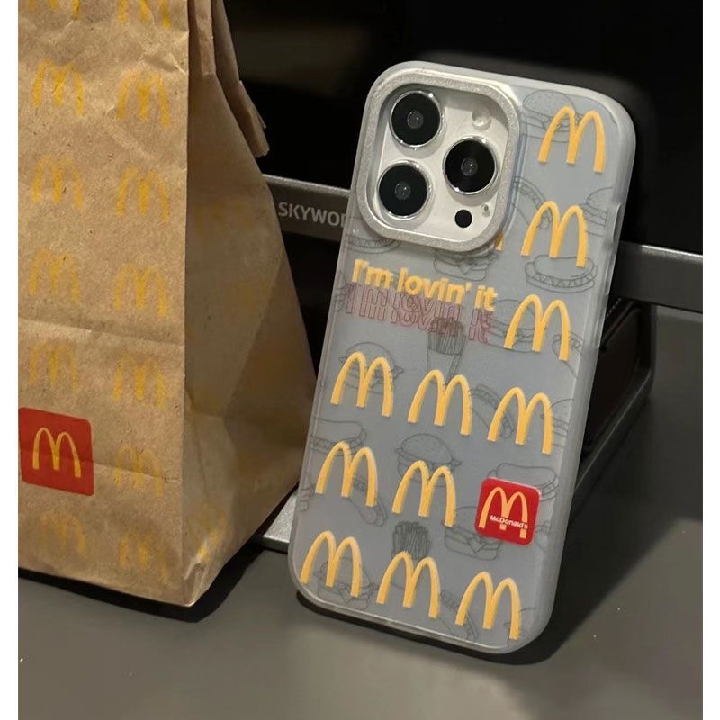 黄色M字体汉堡薯条适用iPhone15prommax手机壳113pro Max硬壳xr苹果11磨砂14防摔7p小众14pro双层覆膜