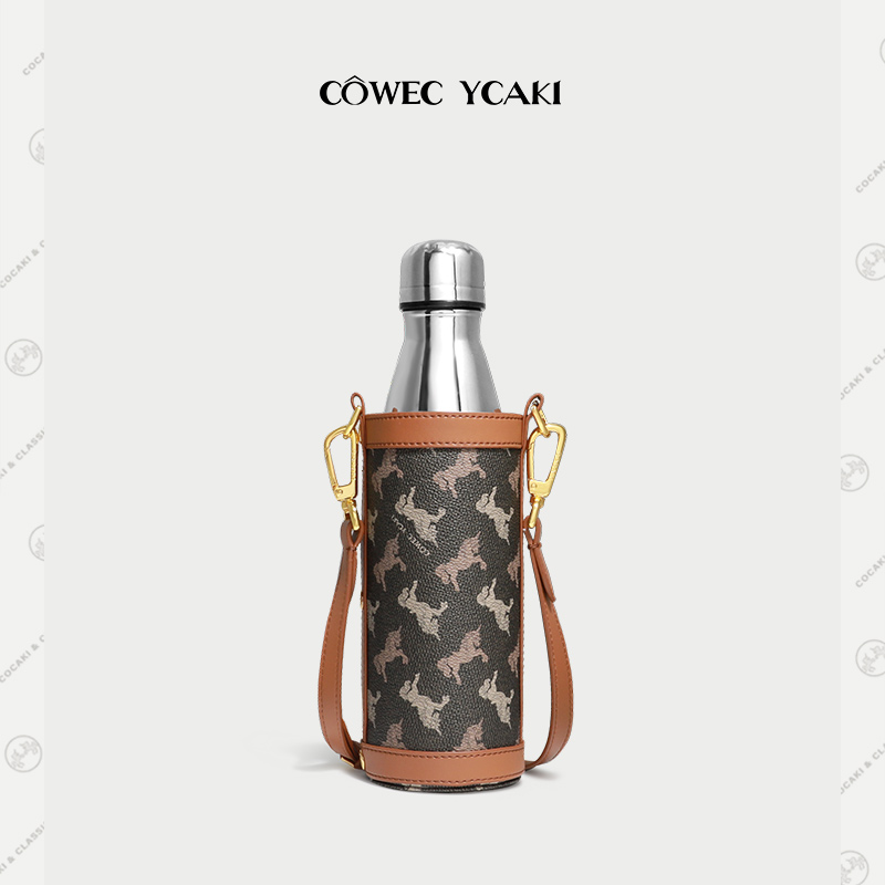 走秀款Cowec Ycaki可乐瓶水杯子不锈钢便携水壶大容量斜挎保温杯