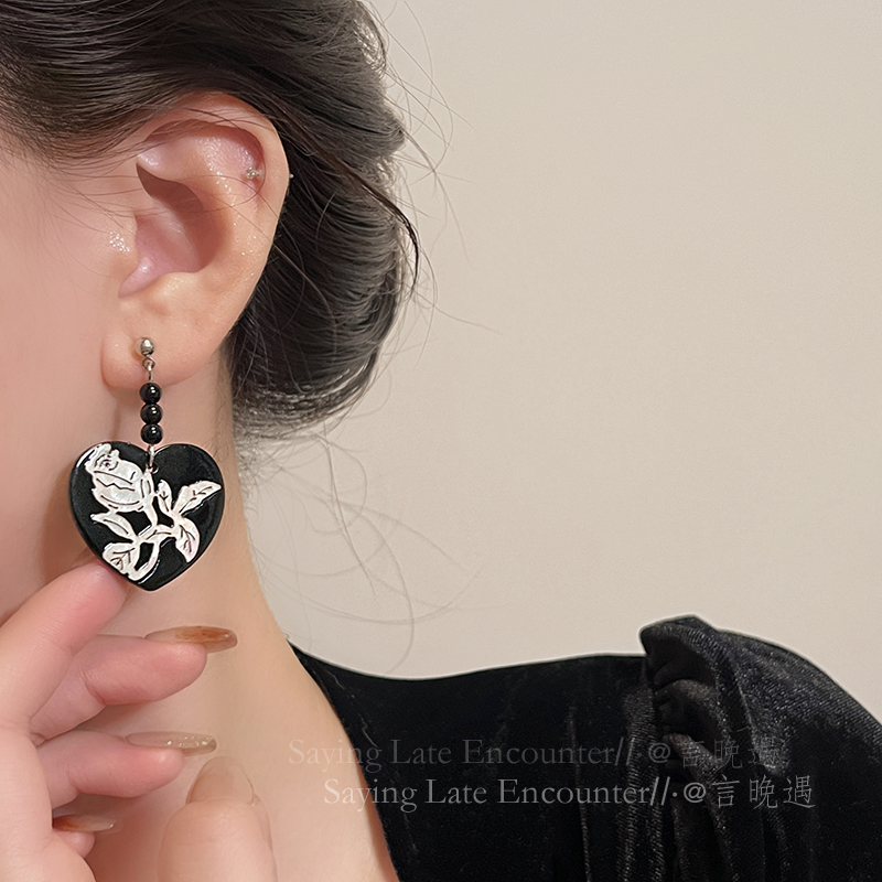 新品「兰亭序」国潮雕刻工艺黑白耳钉女新中式古典独特设计耳环耳