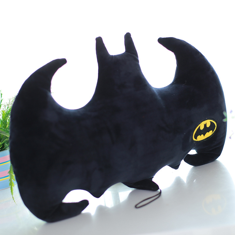 厂家直销大号蝙蝠汽车抱枕靠垫枕头蝙蝠镖毛绒玩具送朋友