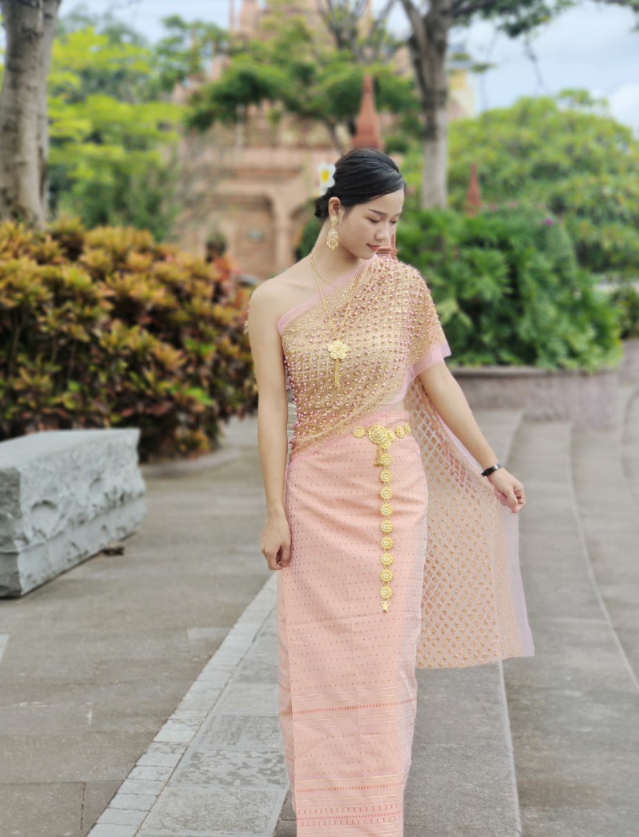 傣泰国服装套装抹胸夏装五件套泰式女装拍照影楼旅游连衣裙长裙