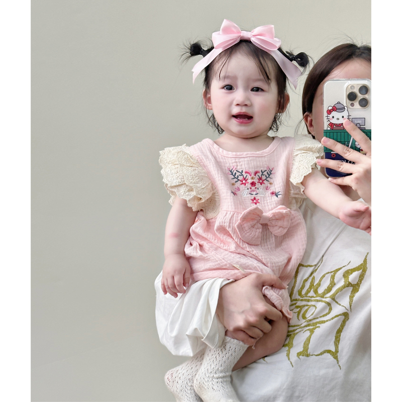 婴儿绣花连体衣0-2岁夏季韩国童装女飞袖薄款公主哈衣包屁爬服