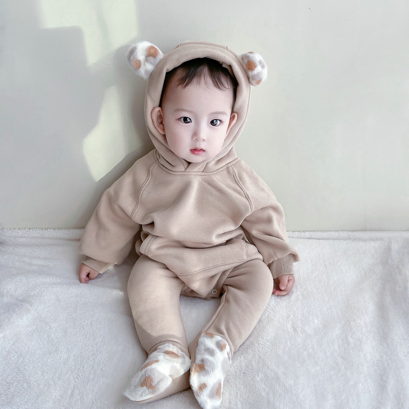 冬装婴儿毛绒耳朵宝宝新生儿衣服连帽连身三角哈衣爬服加绒加厚