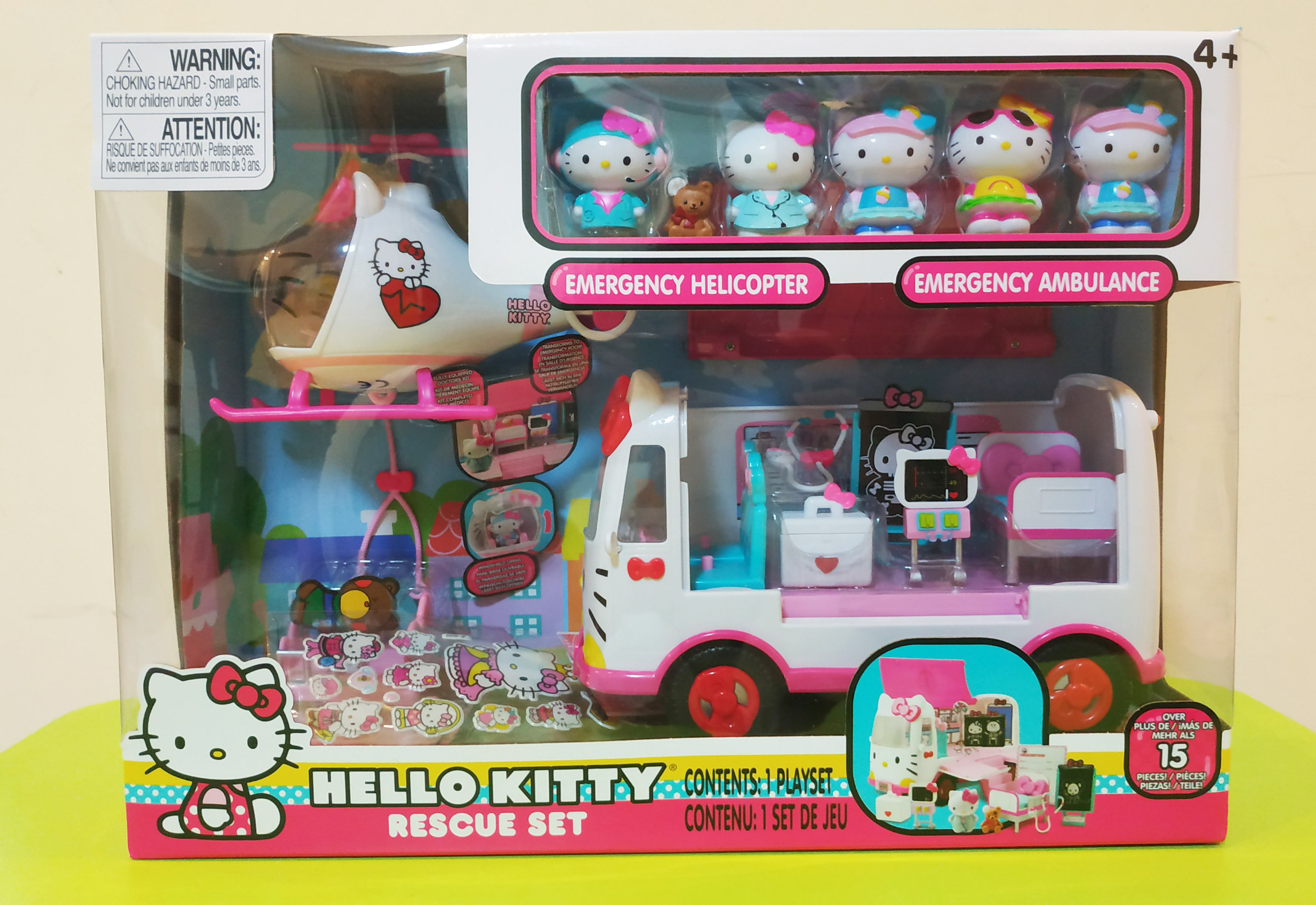 Hellokitty凯蒂猫救援救护车直升飞机校巴车豪华厨房KT过家家玩具