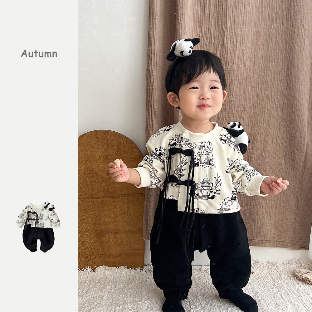 秋季婴儿中国风熊猫连体衣男宝宝国潮爬服双层棉质内衬哈衣外出服