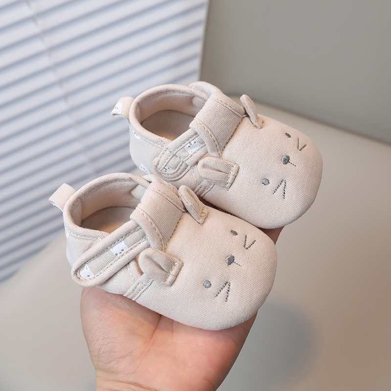 婴儿鞋男女宝宝软底步前鞋纯棉布鞋春秋夏季外出防掉护脚鞋0一1岁