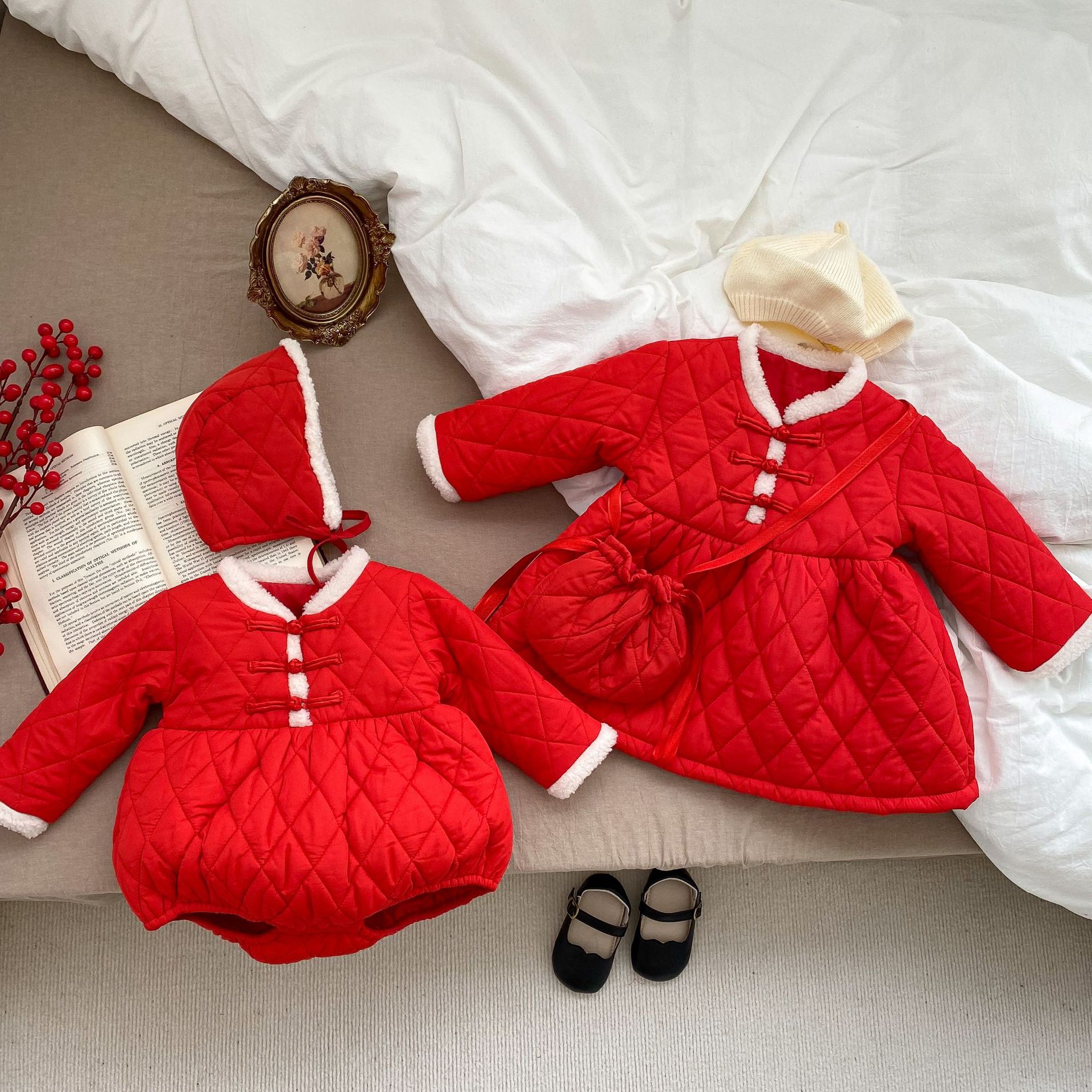 婴儿女宝宝衣服冬装包屁套装超萌新年过年拜年满月百天一周岁冬季