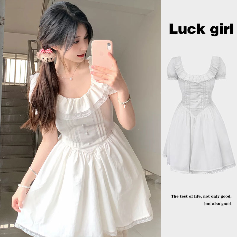 白色连衣裙女2024夏季新款设计感法式甜美小个子显瘦收腰仙女短裙