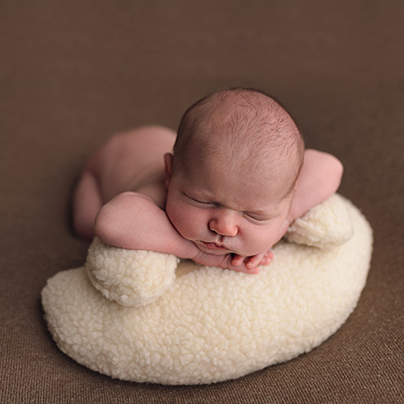 新生儿摄影道具月牙枕影楼婴儿拍摄枕头垫宝宝照相趴枕月子照助理