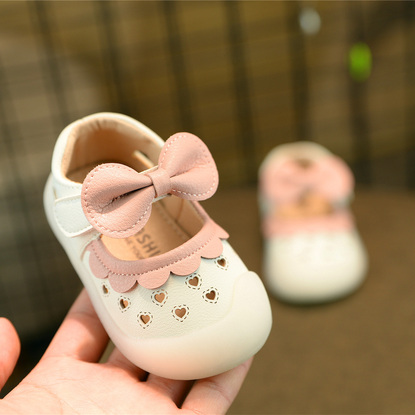 春夏女宝宝鞋子1-3岁0一1婴儿学步鞋包头凉鞋防滑软底幼儿公主鞋