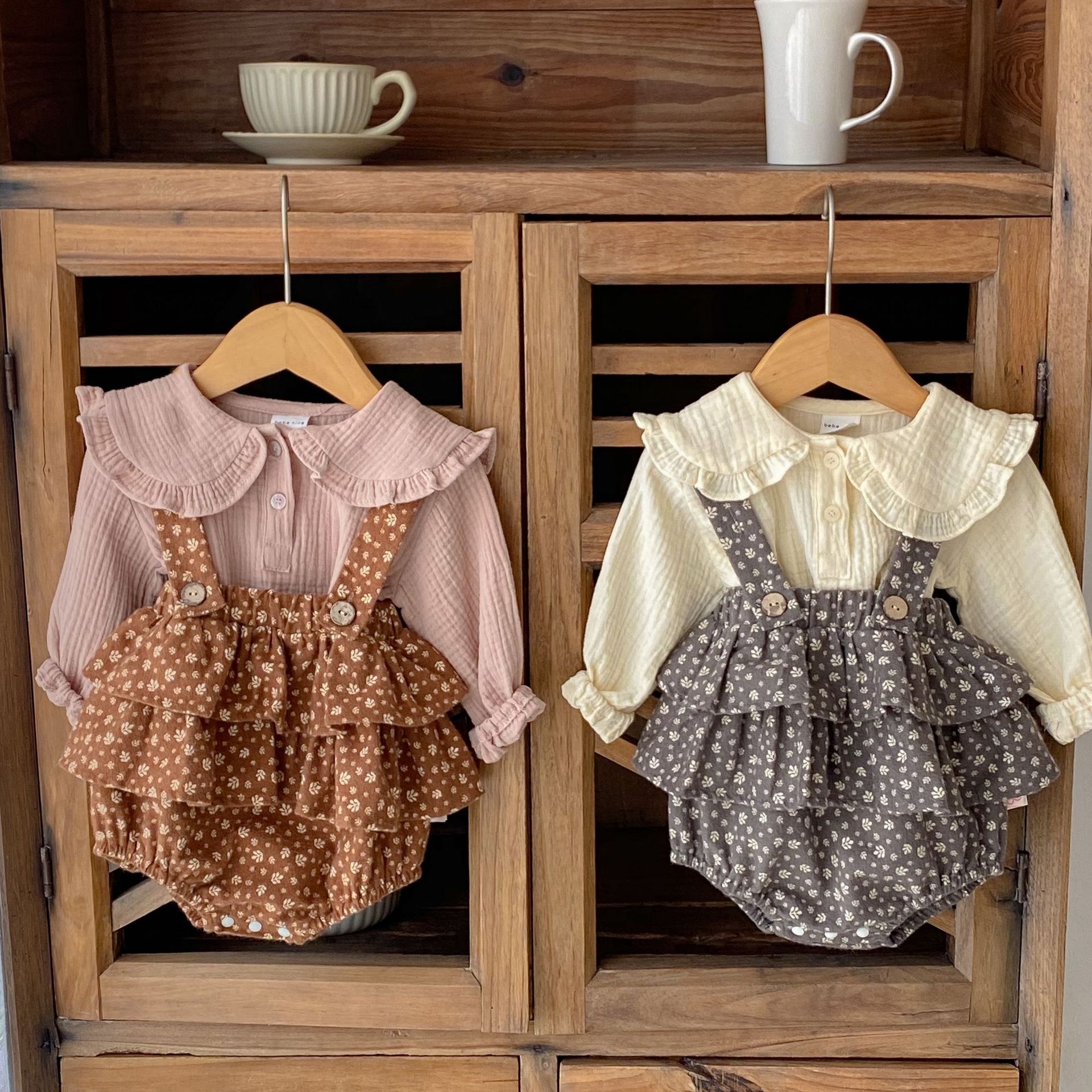 秋季新款婴幼儿哈衣裙背带荷叶边外出爬服22韩版可爱洋气套装