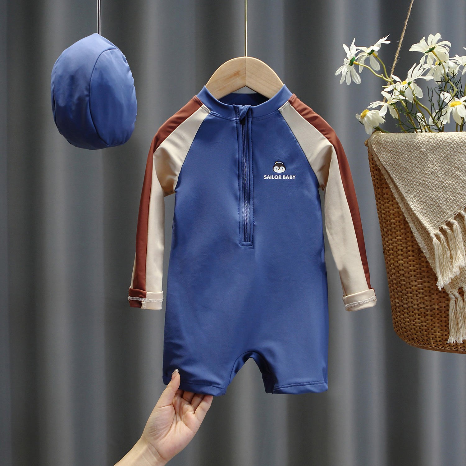 儿童泳衣男童2022新款宝宝连体式长袖运动速干海边度假游泳套装潮