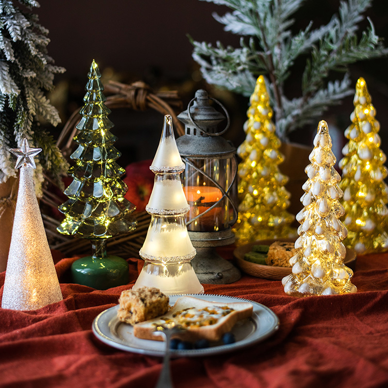 圣诞节装饰品玻璃圣诞树家用桌面摆件发光小夜灯橱窗浪漫场景布置