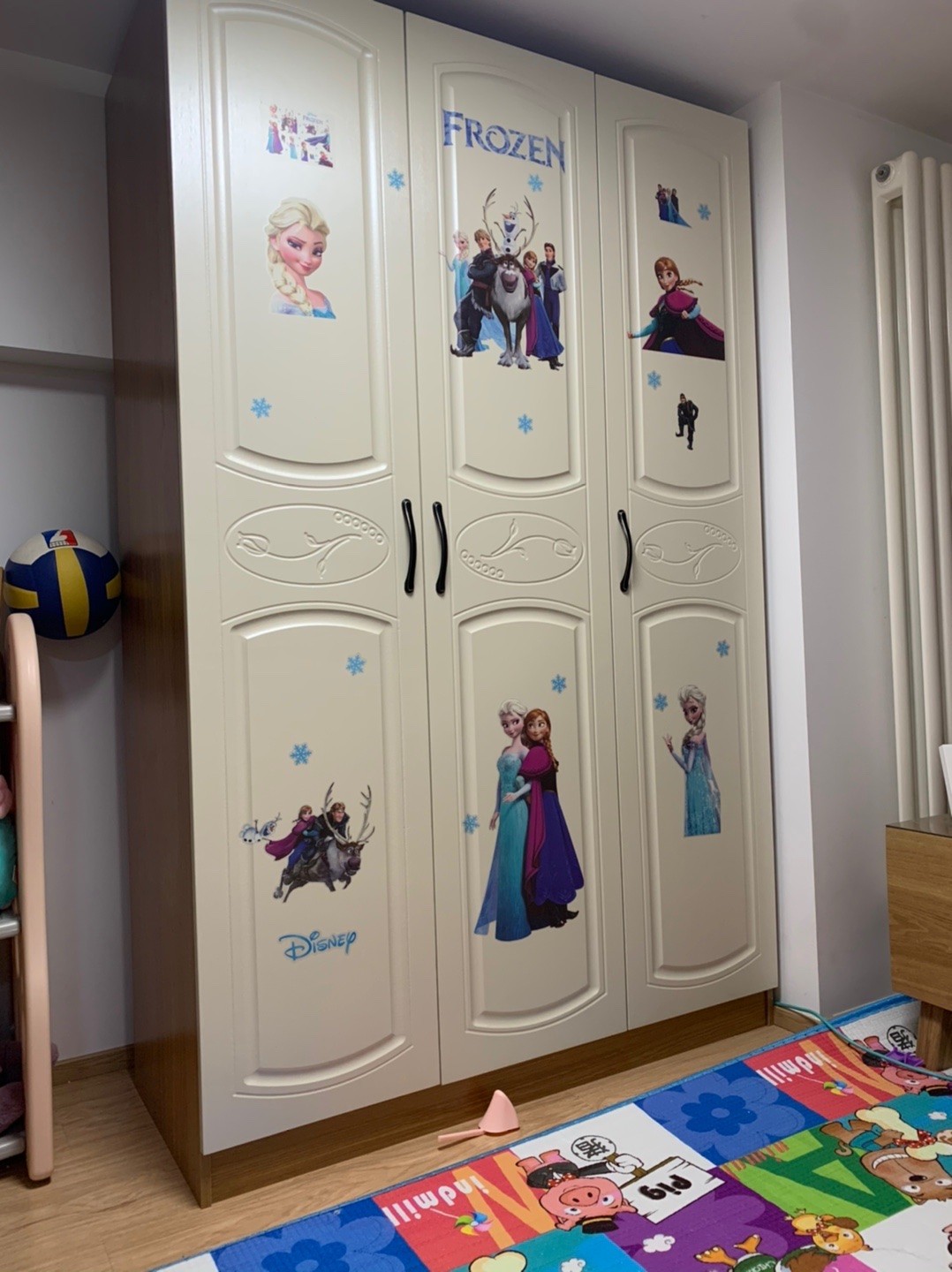 儿童房无痕小墙贴女孩卧室家具衣柜贴纸卡通动漫贴画可爱冰雪奇缘