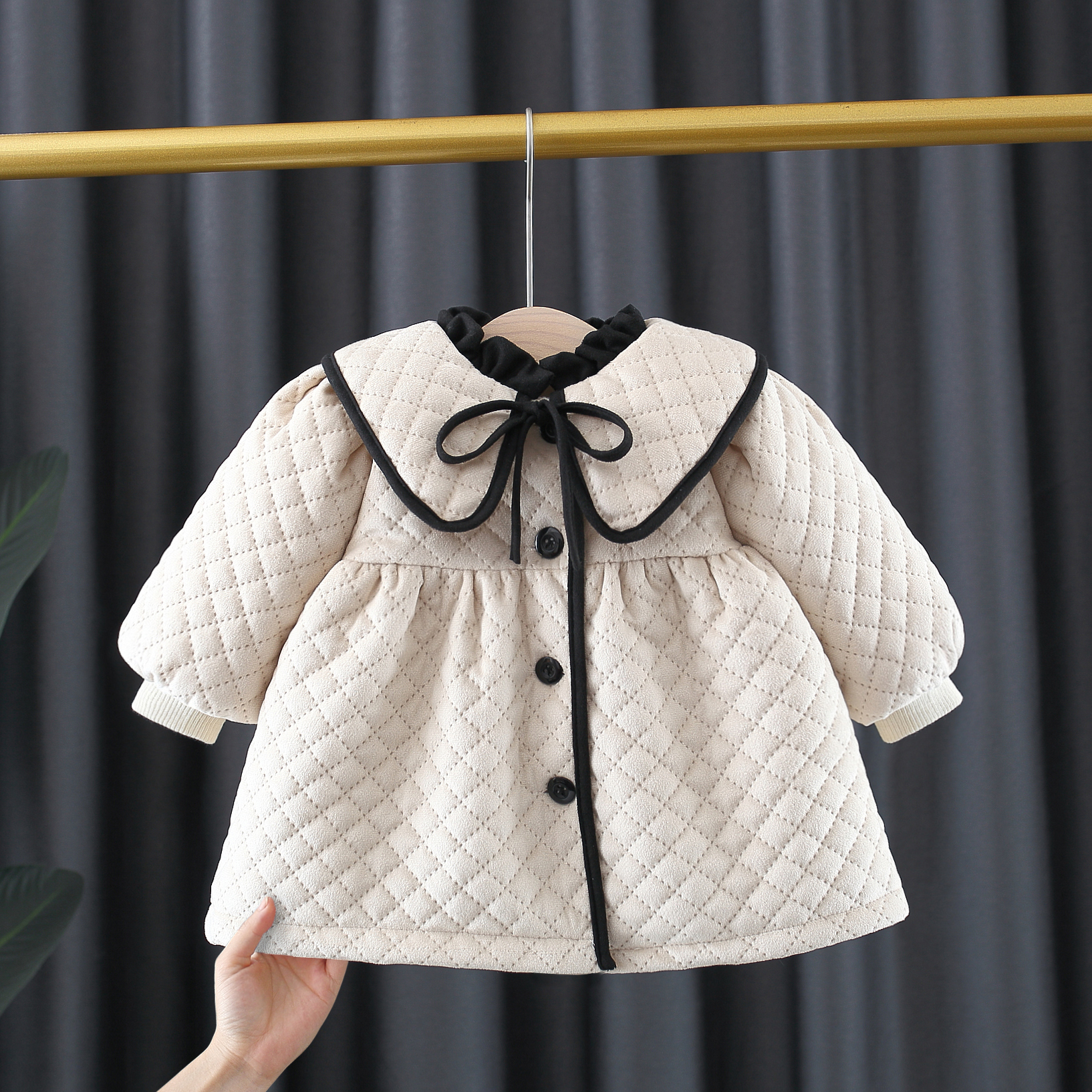 女童冬装加厚外套2024婴儿女宝宝夹棉洋气小童冬季厚款韩版上衣潮