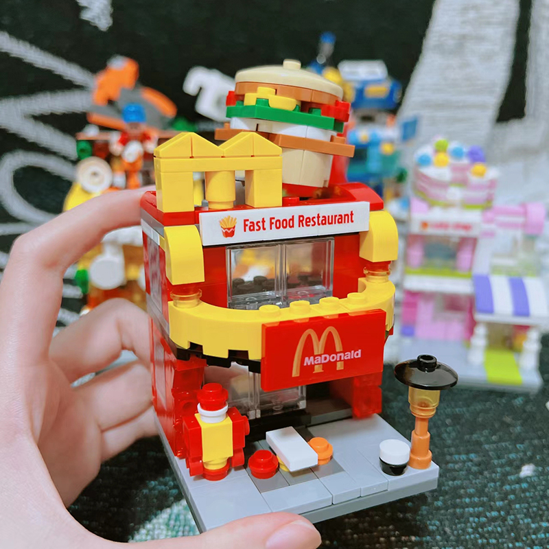 小学生城市街景拼装积木益智力玩具男孩六一儿童节日礼物盒装系列