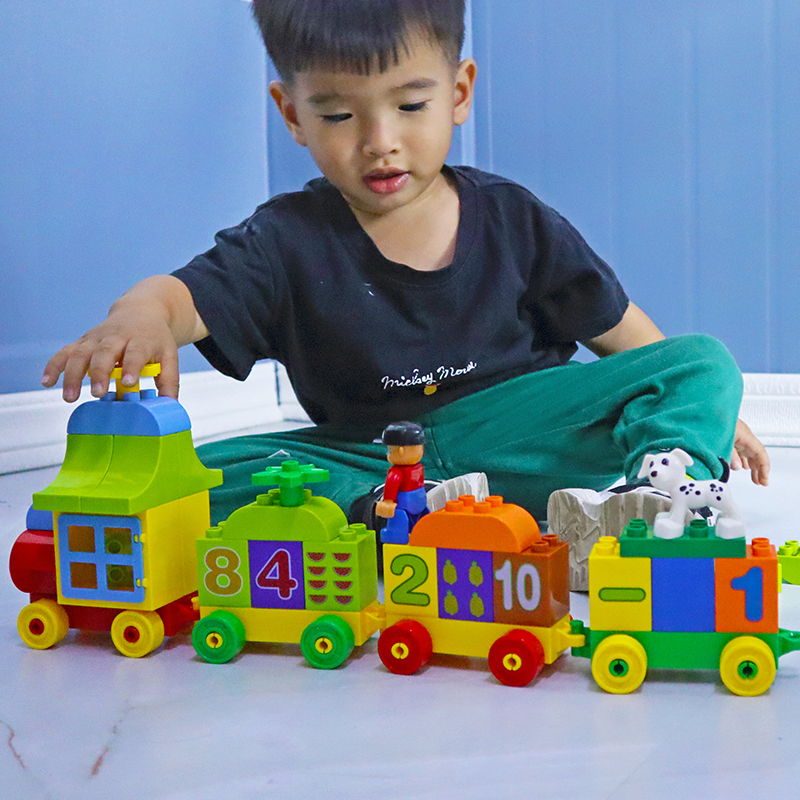 火车积木大颗粒1益智拼装2男孩子女孩宝宝城市拼插3儿童玩具6一岁