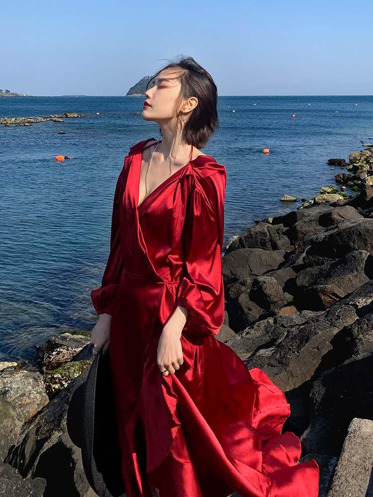 海南三亚沙滩裙超仙巴厘岛显瘦大红色2020新款波西米亚长裙连衣裙