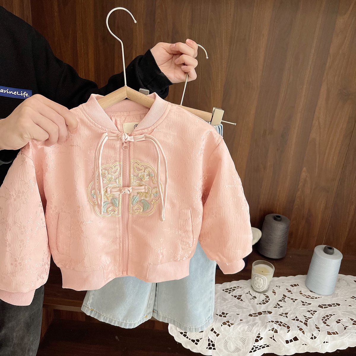 女宝宝国风潮刺绣外套女童春装2024新款女婴儿童高级绸棉提花上衣