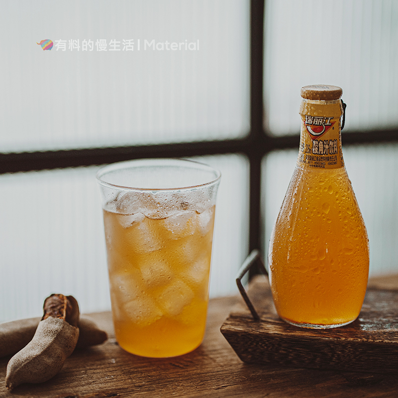 云南本土童年的酸角汁瑞丽江罗望子芒果汁酸爽饮料酸豆玻璃瓶饮品