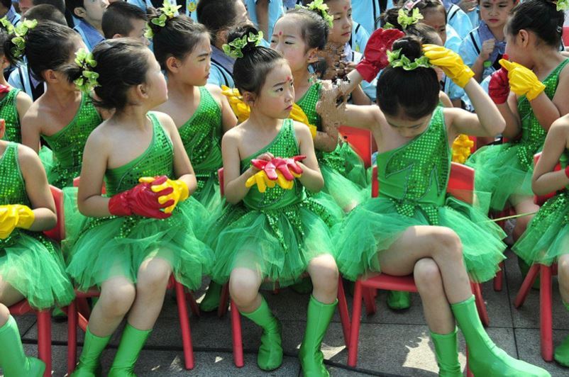 小荷风采儿童表演服装舞蹈纱裙小草演出服幼儿树叶服装绿色公主裙