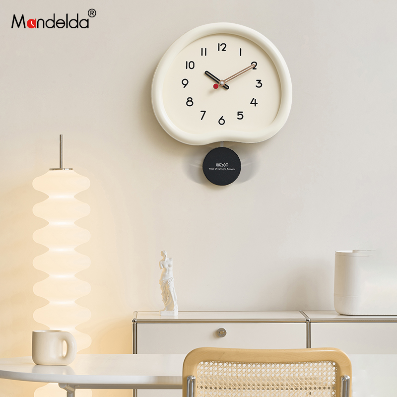 Mandelda免打孔客厅挂钟2024新款网红摇摆创意钟表现代简约时钟
